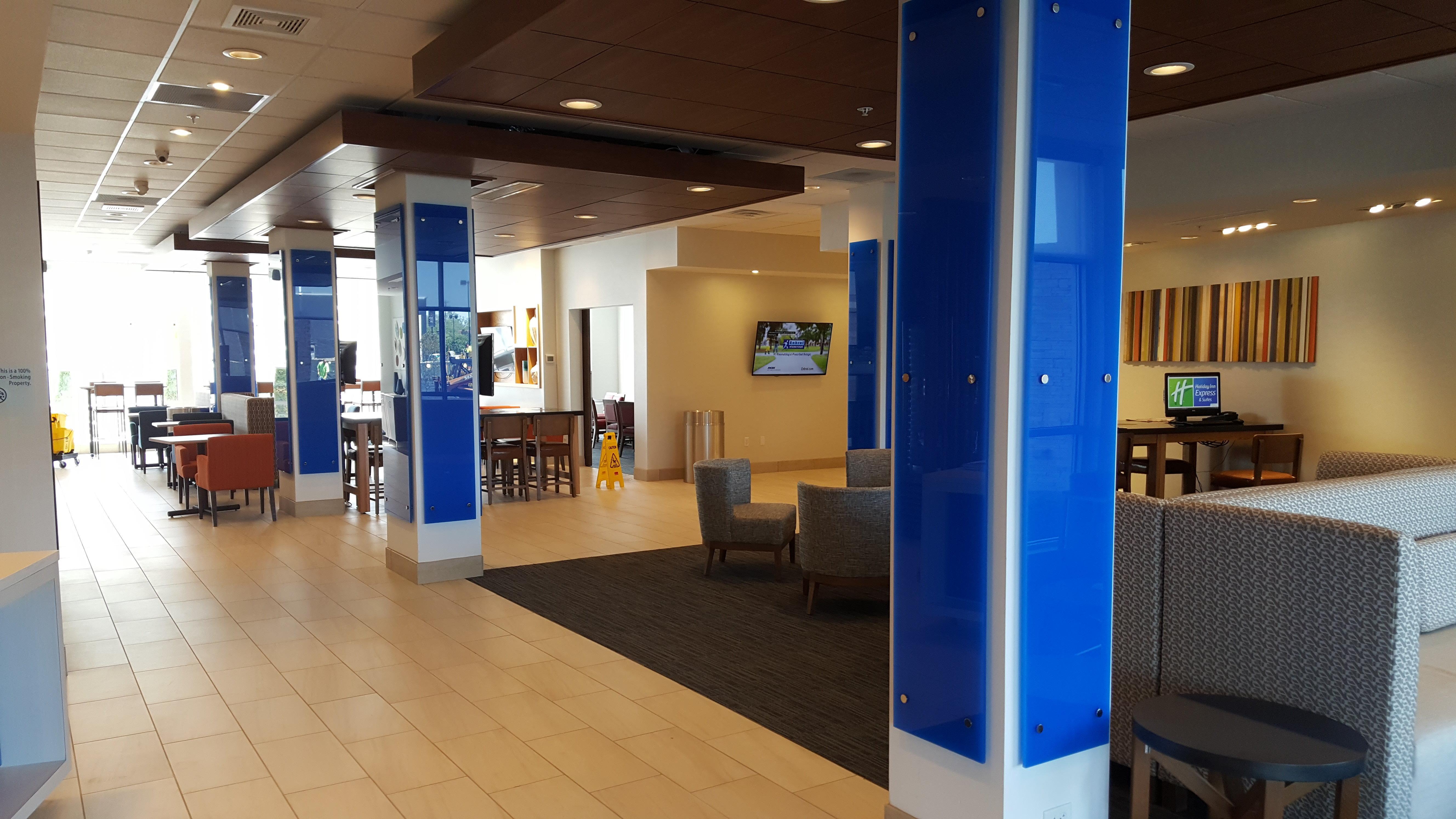 Holiday Inn Express & Suites Toledo West By Ihg Exterior foto