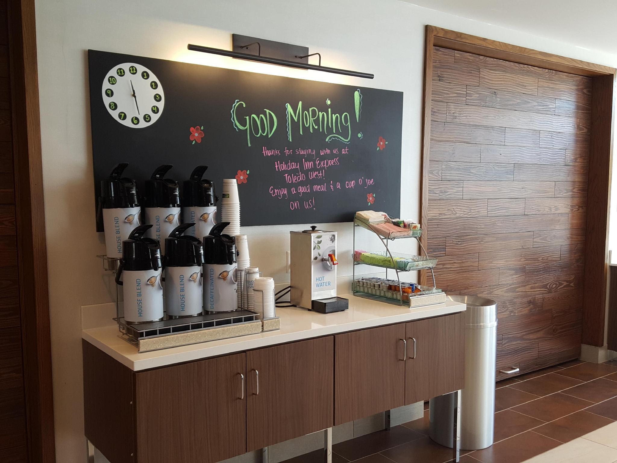 Holiday Inn Express & Suites Toledo West By Ihg Exterior foto